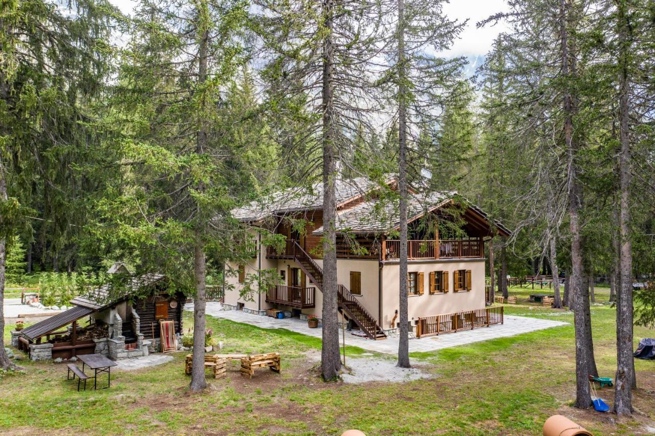 Wildhomes Wild Wolf Lodge Courmayeur Bagian luar foto