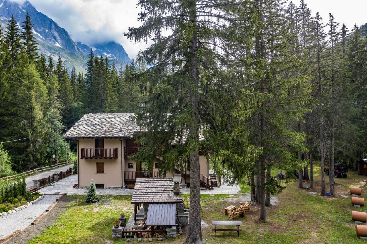Wildhomes Wild Wolf Lodge Courmayeur Bagian luar foto