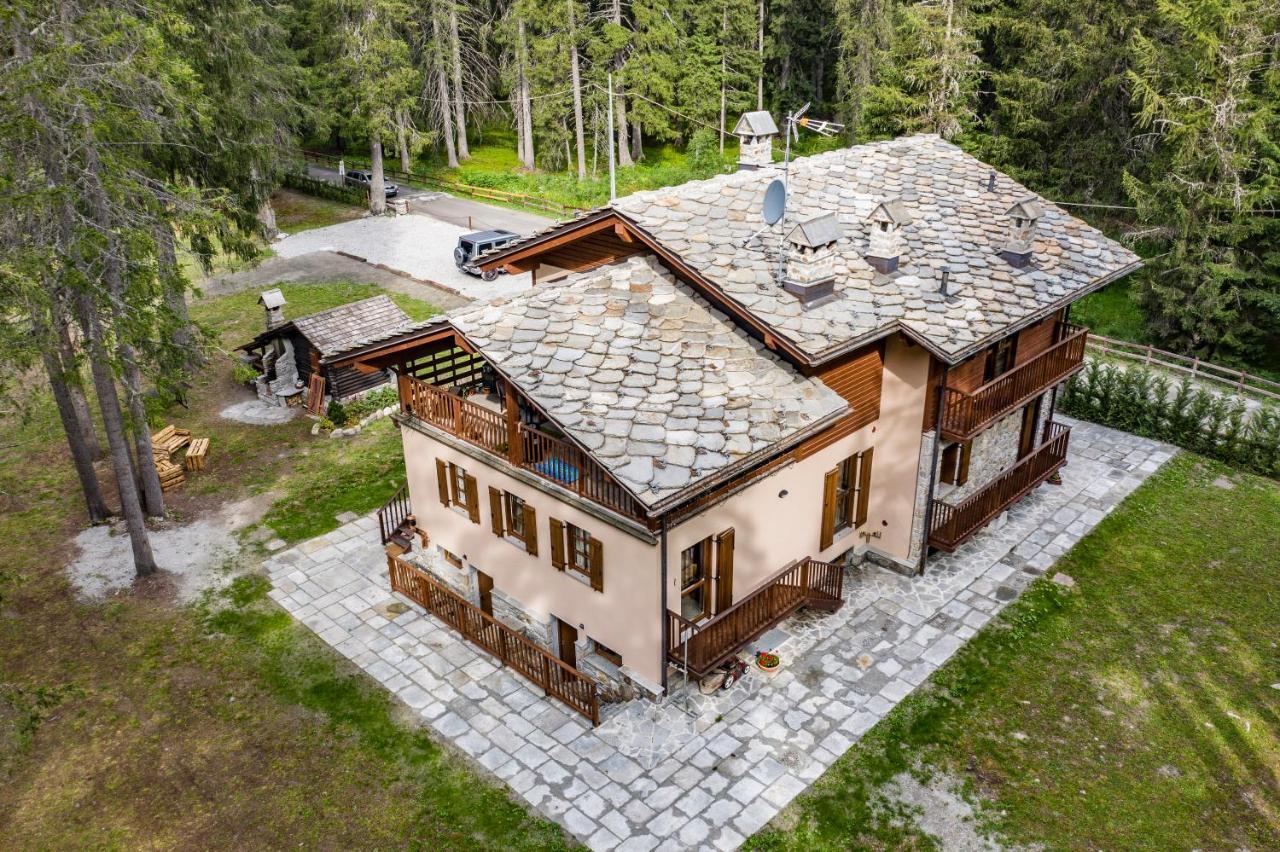 Wildhomes Wild Wolf Lodge Courmayeur Bagian luar foto
