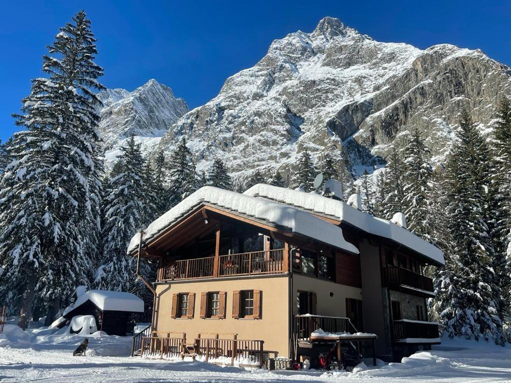 Wildhomes Wild Wolf Lodge Courmayeur Bagian luar foto