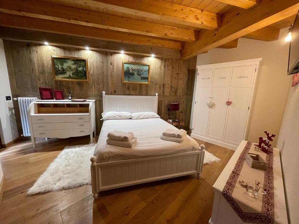 Wildhomes Wild Wolf Lodge Courmayeur Bagian luar foto
