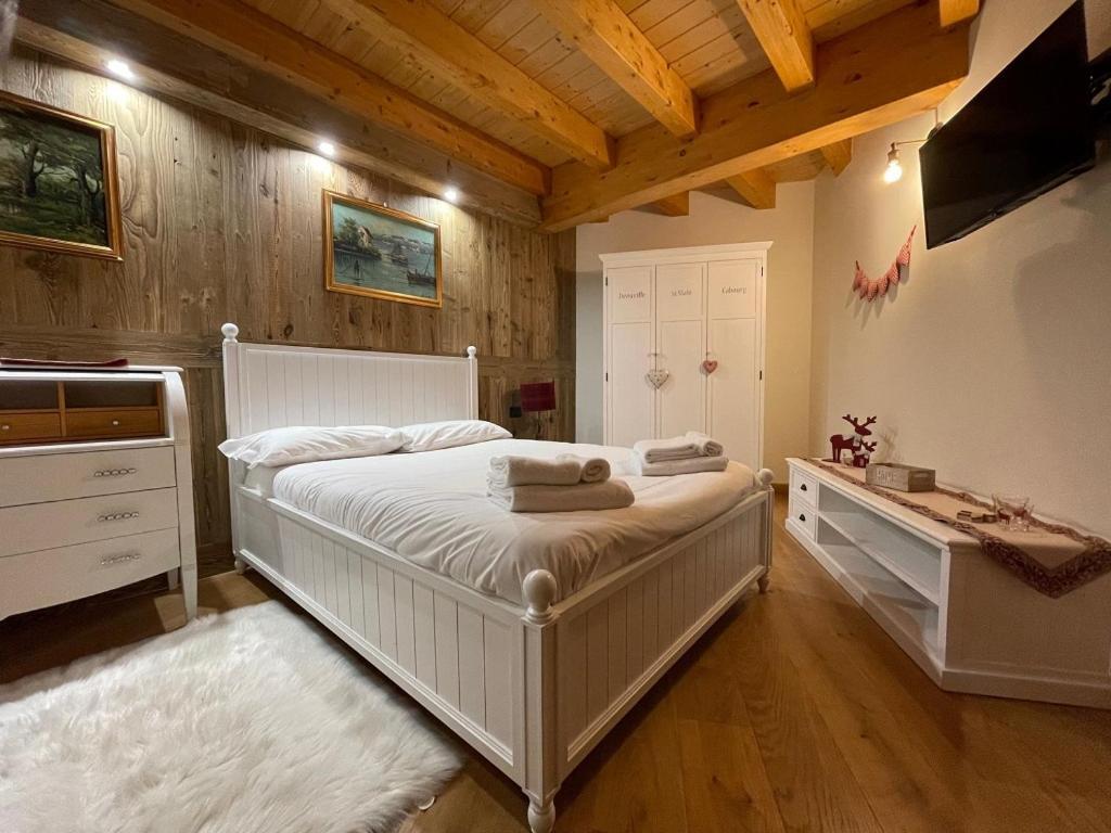 Wildhomes Wild Wolf Lodge Courmayeur Bagian luar foto