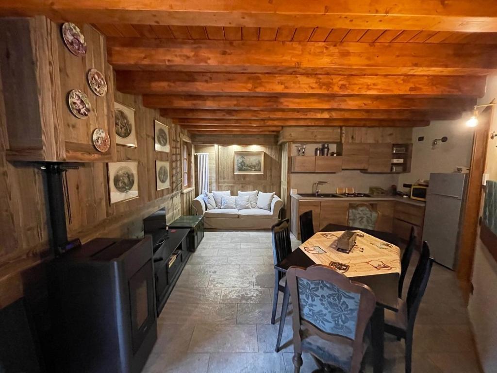 Wildhomes Wild Wolf Lodge Courmayeur Bagian luar foto